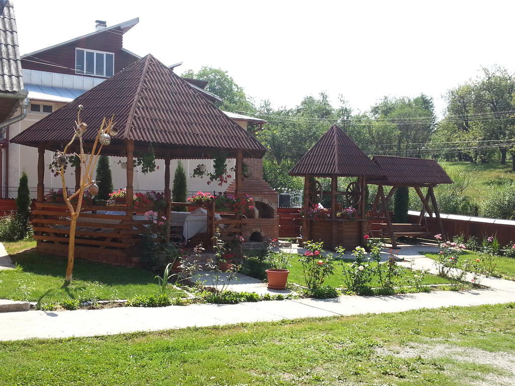 Pensiunea Maramures Ocna Sugatag Ngoại thất bức ảnh